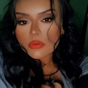 Meet your Posher, Daniella